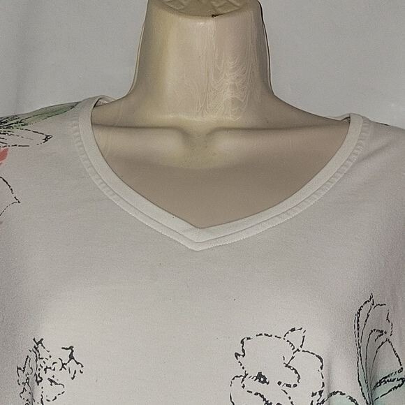 ALLISON DALEY Floral Print 3/4 Sleeve V-Neck Top Colorful Flowers Casual Comfort - Picture 2 of 4